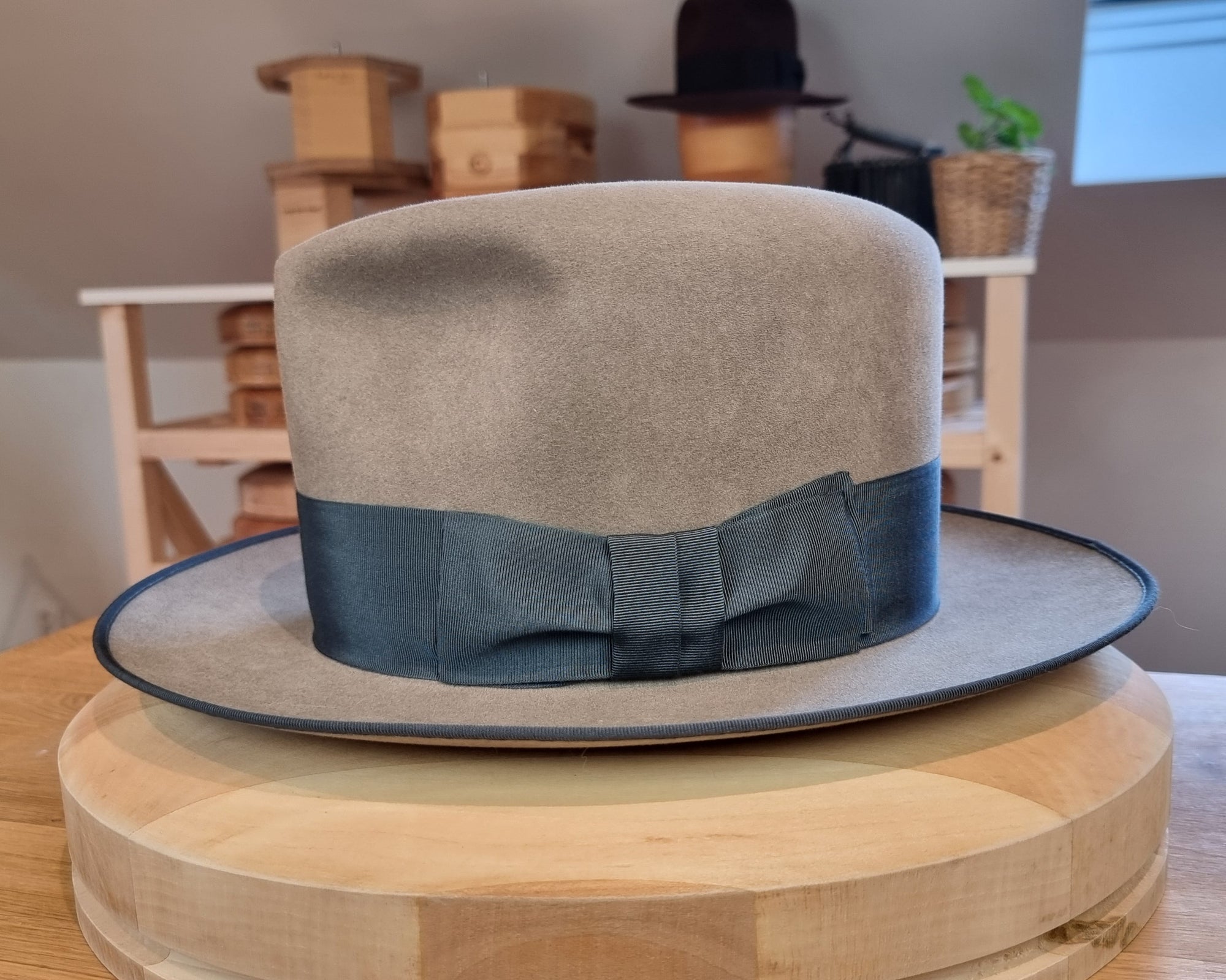 CAGNEY FEDORA | 50X BEAVER BLEND | STONE COLOR | SIZE 61, US 7 5/8