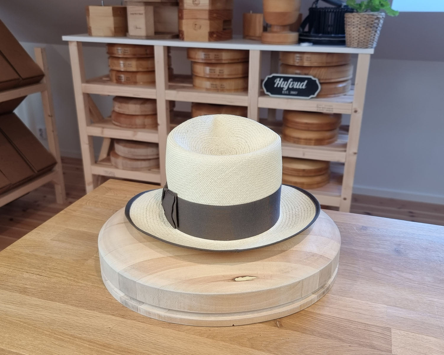 WHIPPET FEDORA | HAND WOVEN ECUADORIAN STRAW | NATURAL COLOR | SIZE 58, US 7 1/4