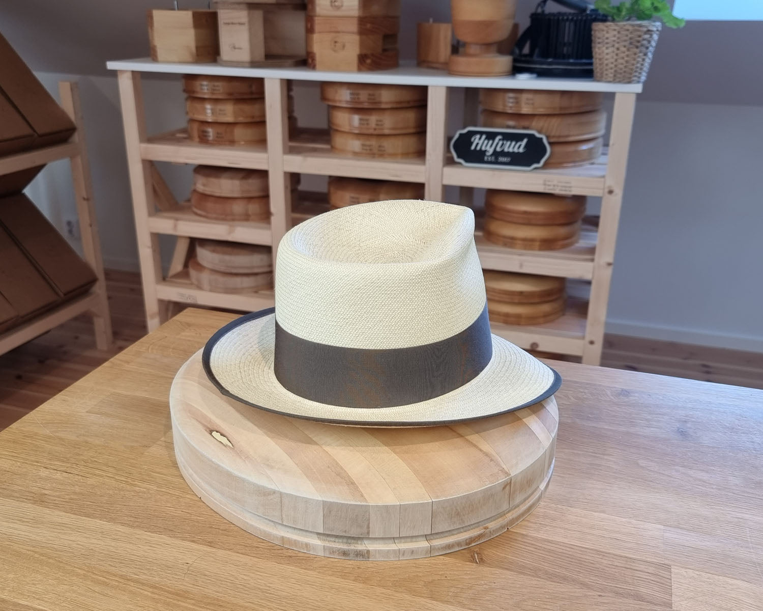 WHIPPET FEDORA | HAND WOVEN ECUADORIAN STRAW | NATURAL COLOR | SIZE 58, US 7 1/4