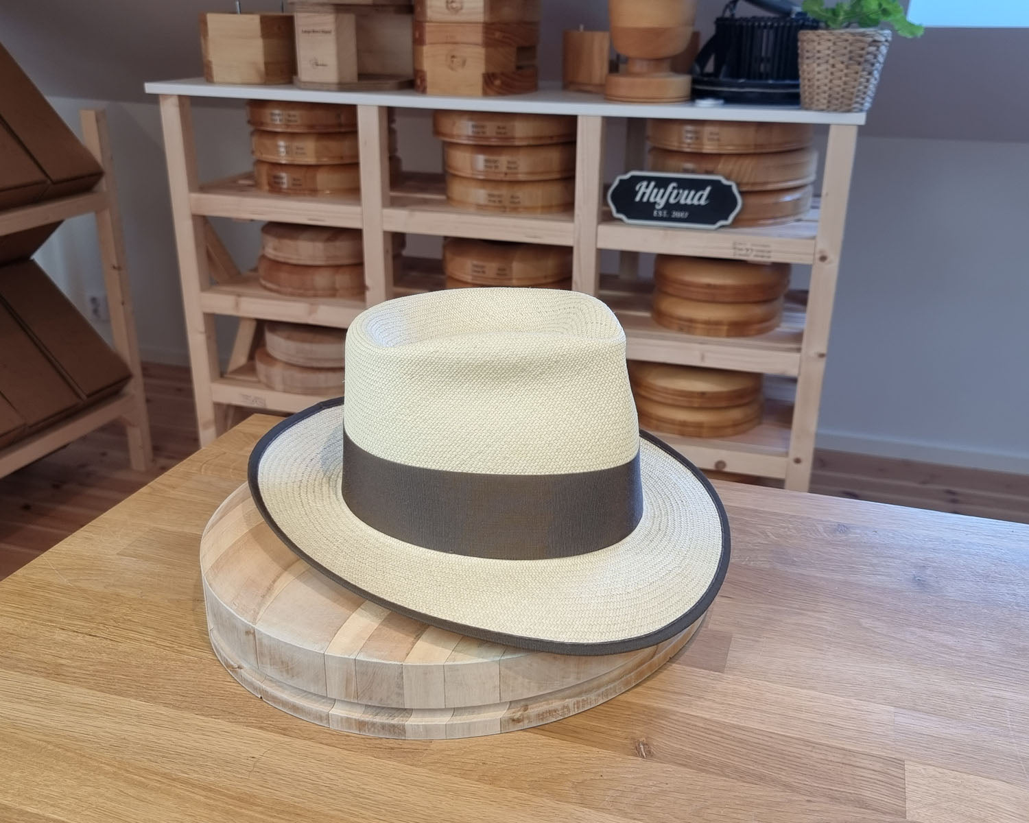 WHIPPET FEDORA | HAND WOVEN ECUADORIAN STRAW | NATURAL COLOR | SIZE 58, US 7 1/4