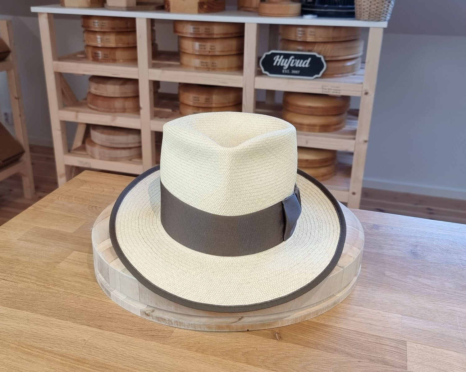 WHIPPET FEDORA | HAND WOVEN ECUADORIAN STRAW | NATURAL COLOR | SIZE 58, US 7 1/4