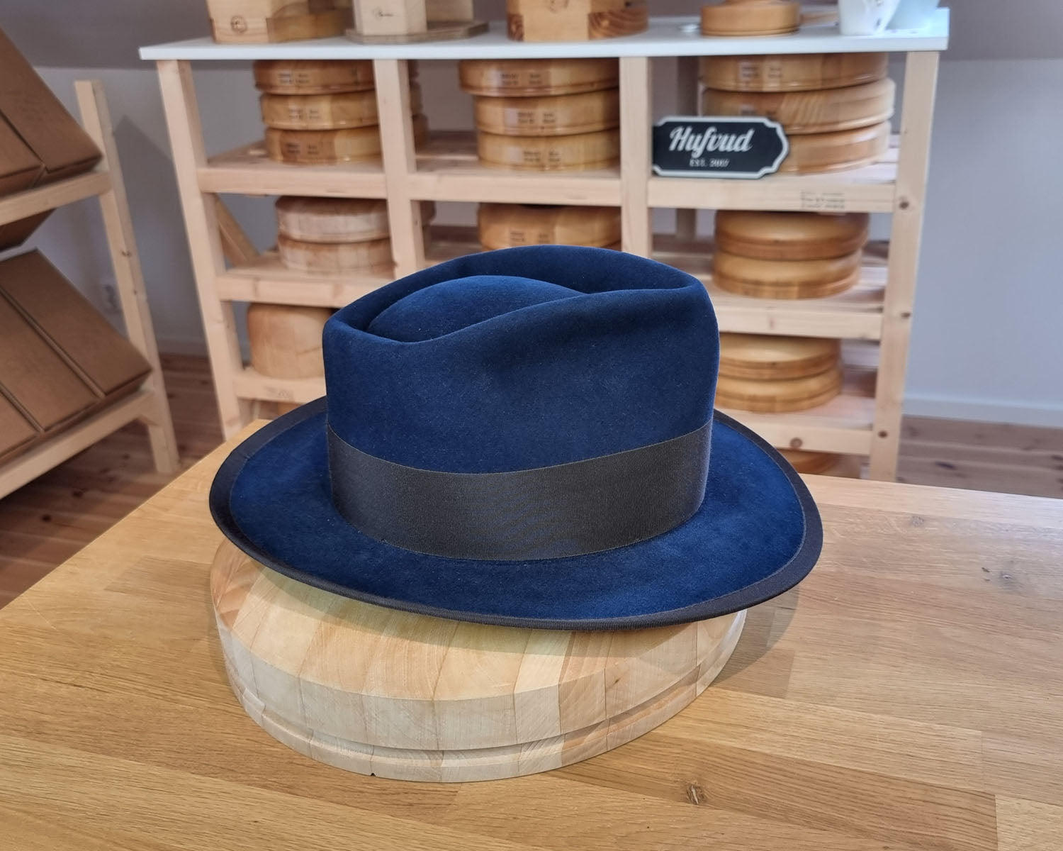 BOGART Maltese Falcon FEDORA | 100X NUTRIA | MIDNIGHT BLUE | SIZE 61, US 7 5/8