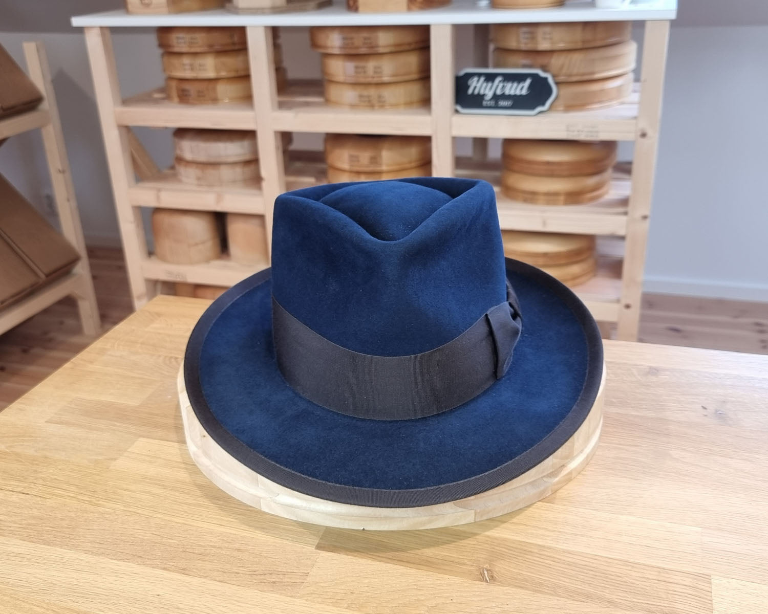 BOGART Maltese Falcon FEDORA | 100X NUTRIA | MIDNIGHT BLUE | SIZE 61, US 7 5/8