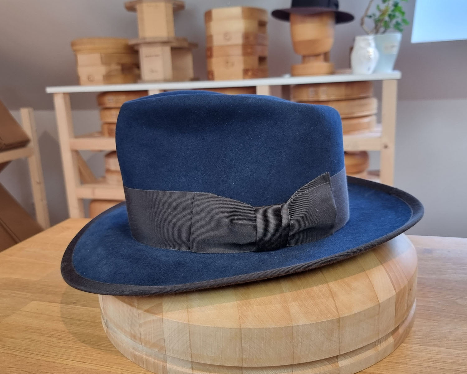 BOGART Maltese Falcon FEDORA | 100X NUTRIA | MIDNIGHT BLUE | SIZE 61, US 7 5/8