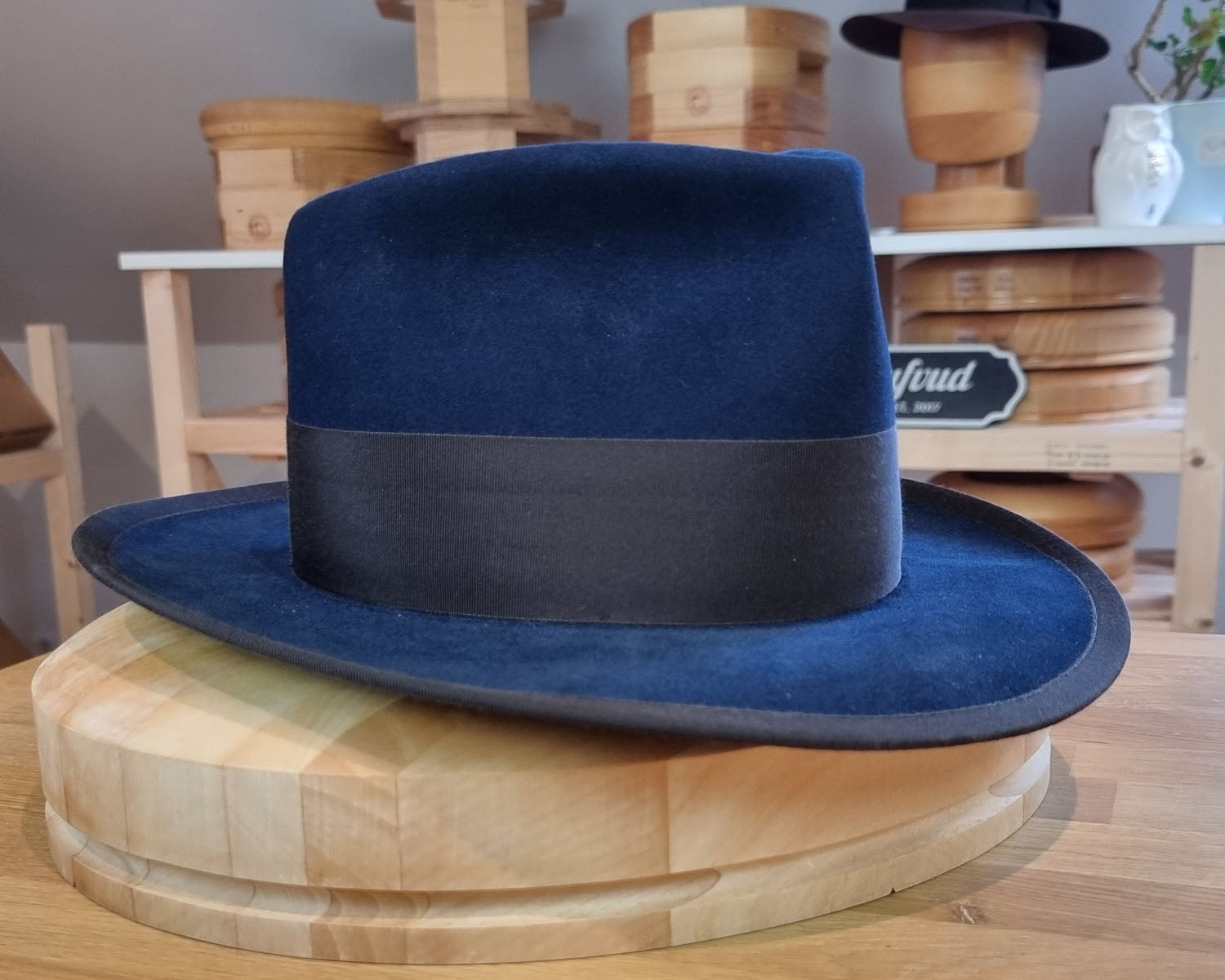 BOGART Maltese Falcon FEDORA | 100X NUTRIA | MIDNIGHT BLUE | SIZE 61, US 7 5/8