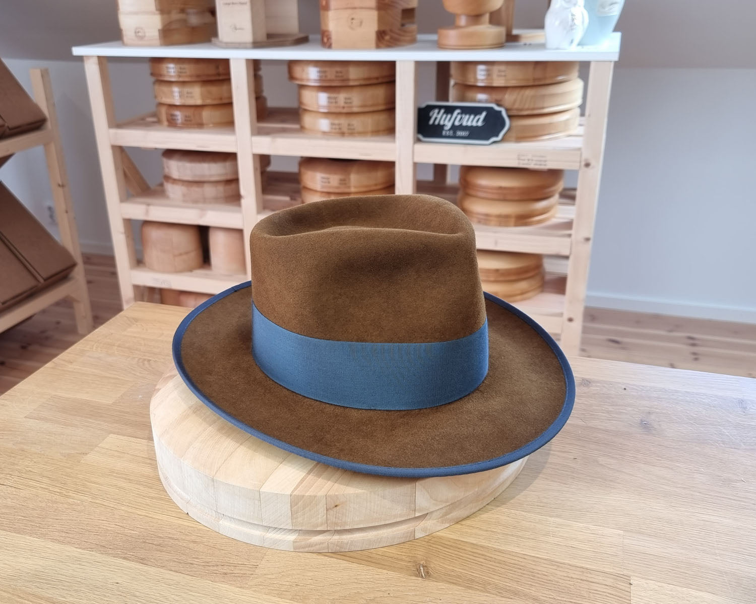 WHIPPET FEDORA | 100X NUTRIA | BROWN SUGAR COLOR | SIZE 59, US 7 3/8