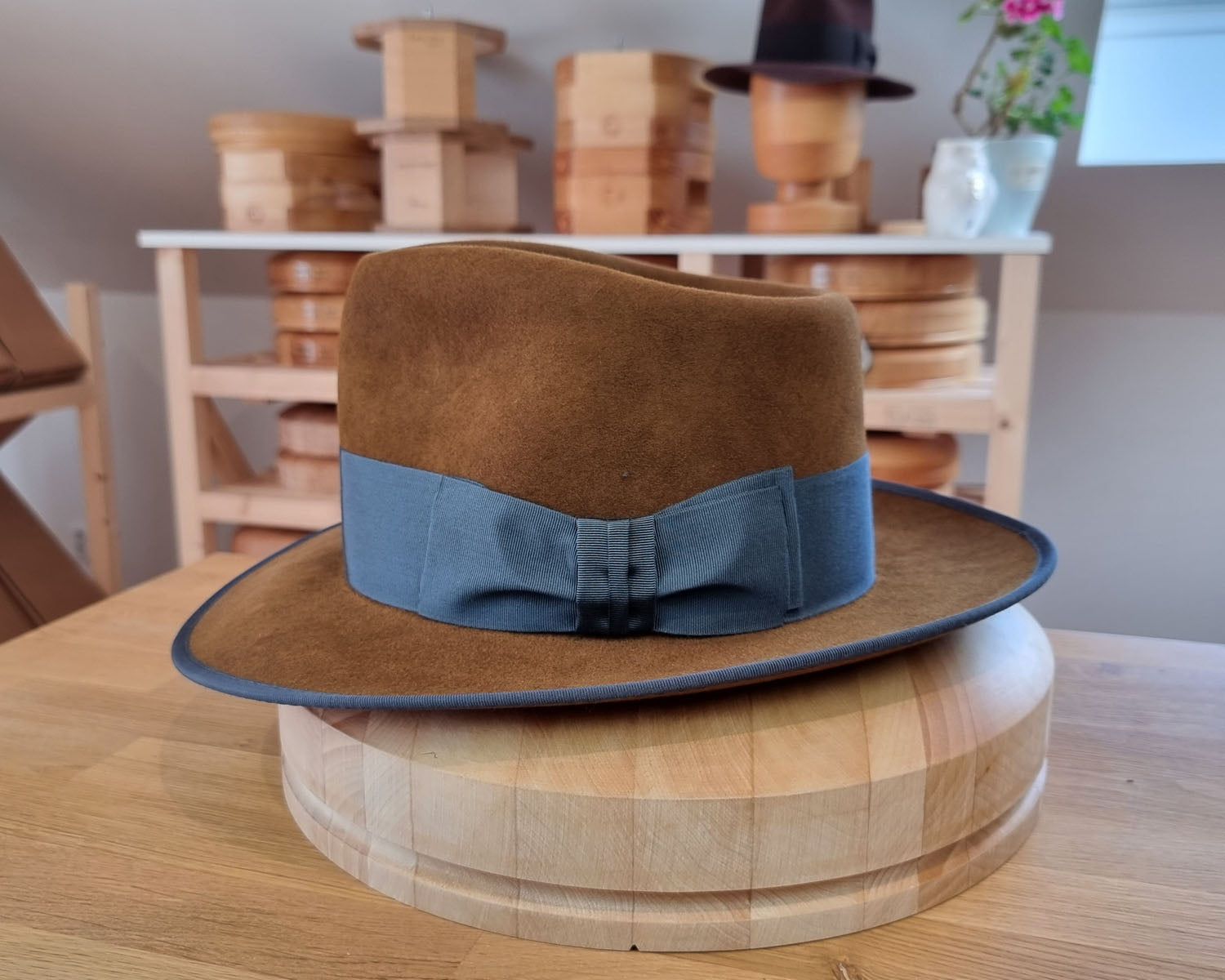 WHIPPET FEDORA | 100X NUTRIA | BROWN SUGAR COLOR | SIZE 59, US 7 3/8