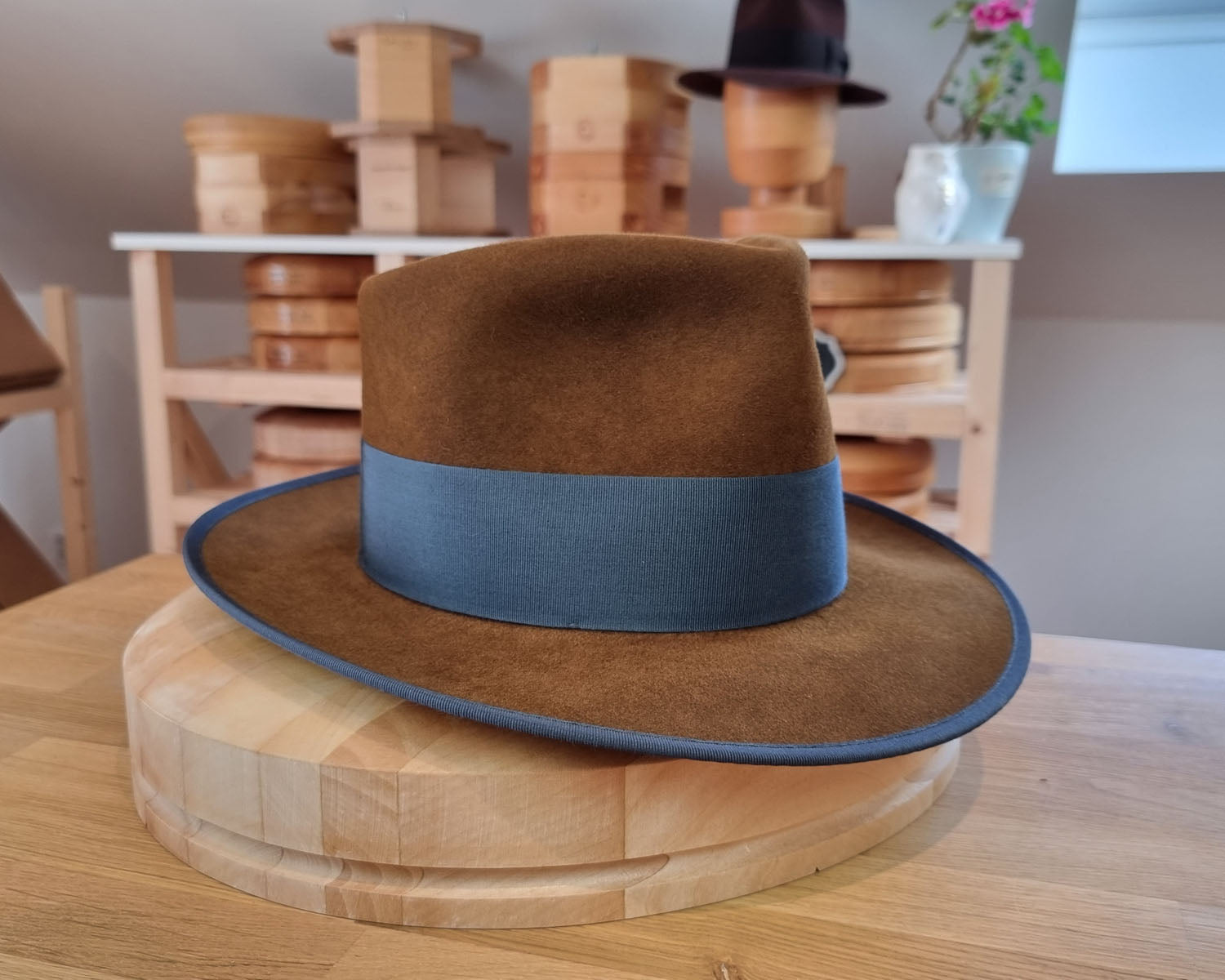 WHIPPET FEDORA | 100X NUTRIA | BROWN SUGAR COLOR | SIZE 59, US 7 3/8