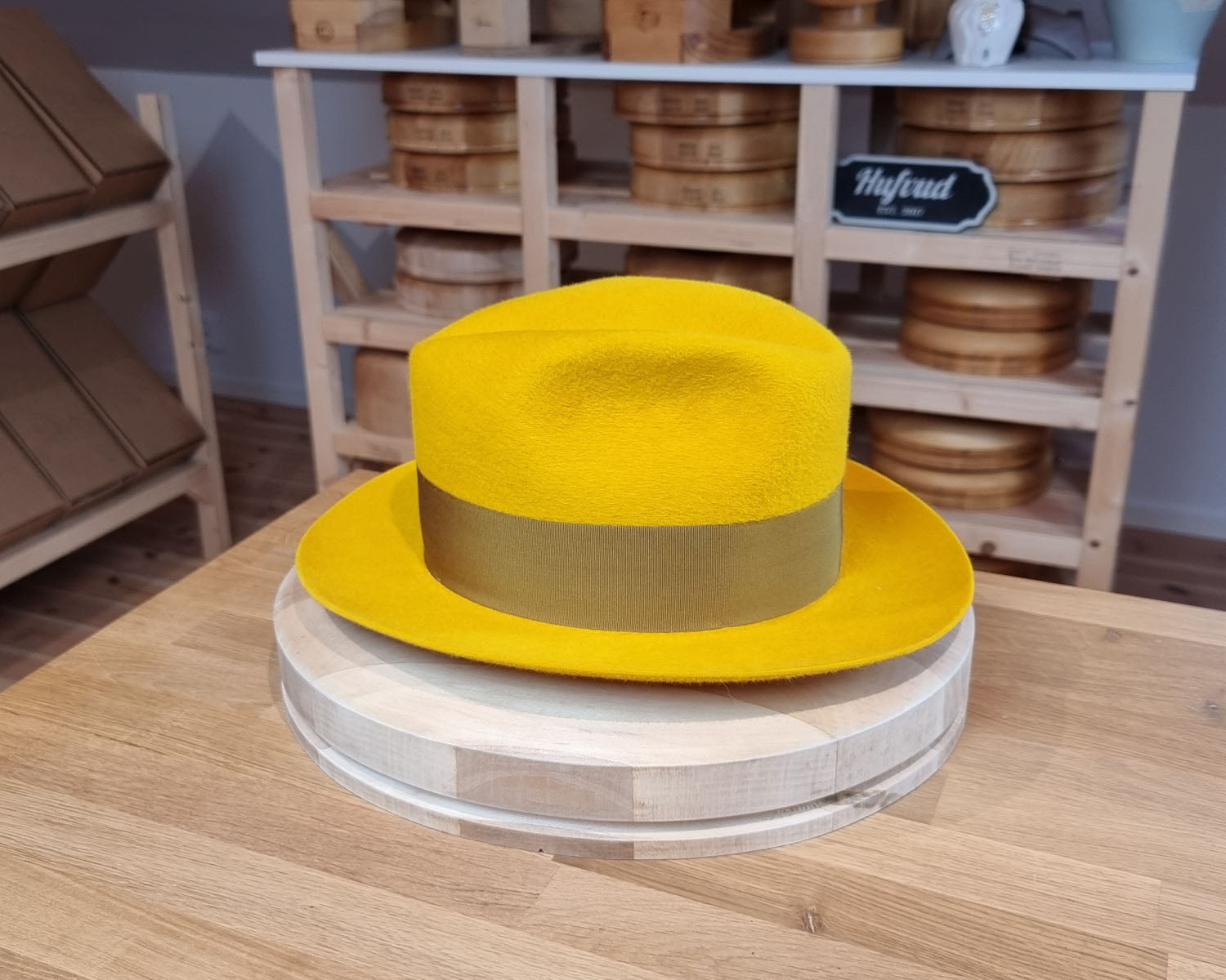 FLOKI FEDORA | RABBIT DELUXE VELOUR FELT | MUSTARD COLOR | SIZE 60, US 7 1/2