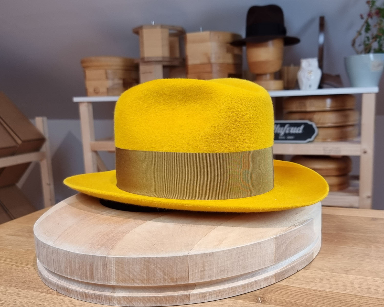 FLOKI FEDORA | RABBIT DELUXE VELOUR FELT | MUSTARD COLOR | SIZE 60, US 7 1/2