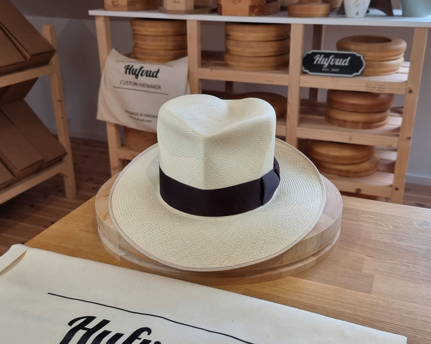 LEIFUR Lucky FEDORA | HAND WOVEN ECUADORIAN STRAW | CUENCA GRADE TWENTY | NATURAL COLOR | SIZE 59, US 7 3/8