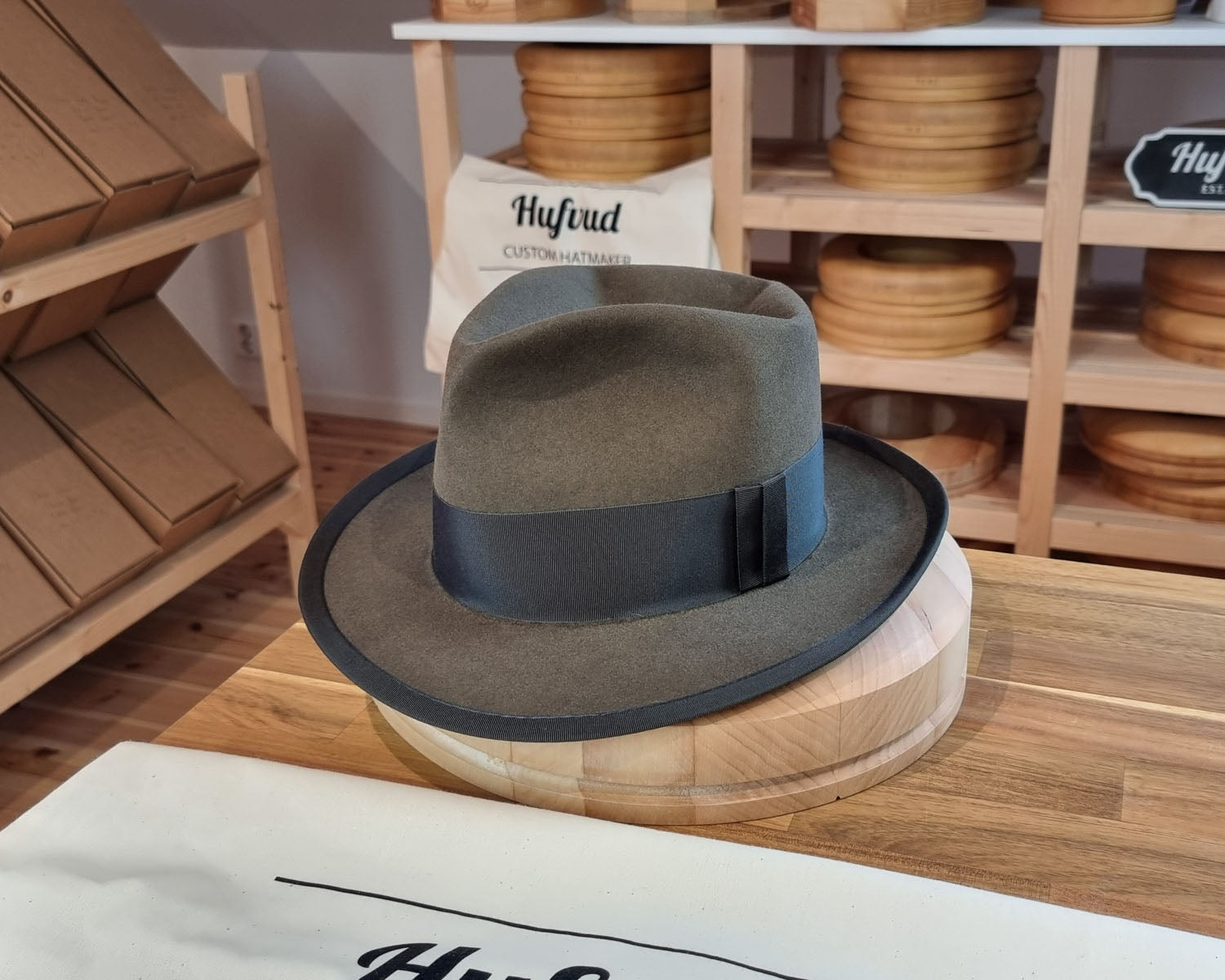 ABRAMS &#39;Thin Man 1936&#39; | BEAVER FIFTY | OLIVE GREEN COLOR | SIZE 59, US 7 3/8