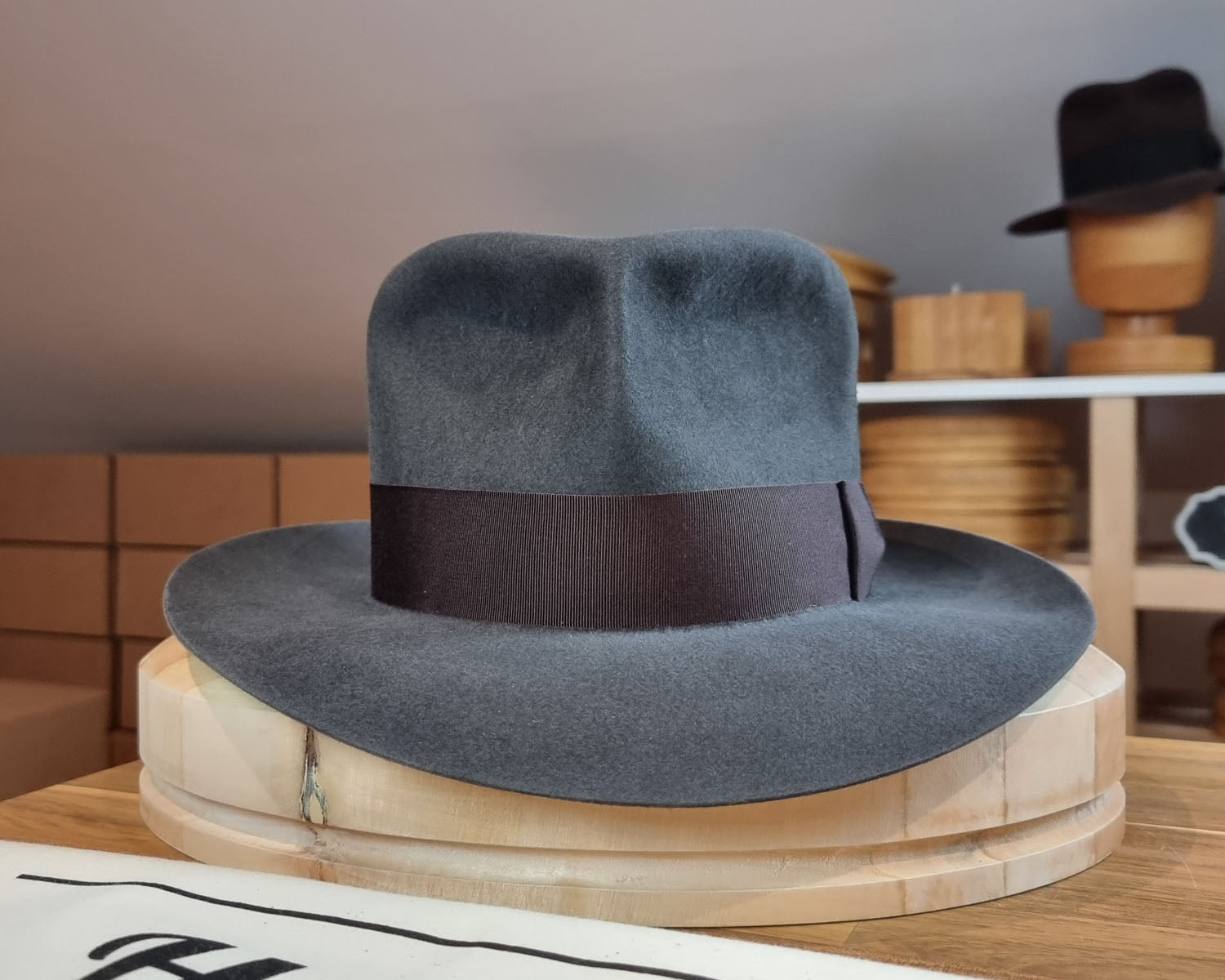 LEIFUR Adventure FEDORA | BEAVER TWENTY | CHARCOAL COLOR | WESTERN WEIGHT | SIZE 59, US 7 3/8