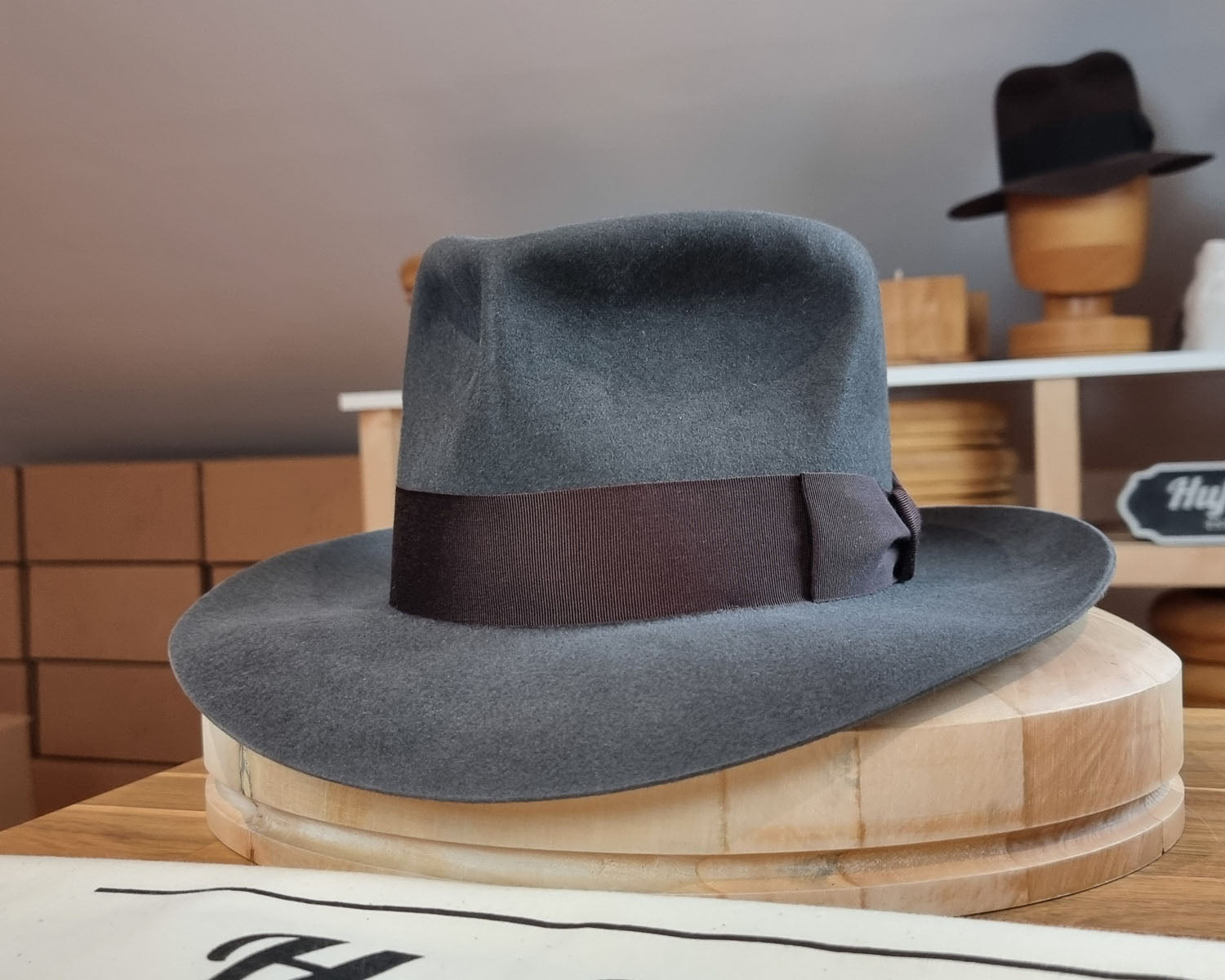 LEIFUR Adventure FEDORA | BEAVER TWENTY | CHARCOAL COLOR | WESTERN WEIGHT | SIZE 59, US 7 3/8