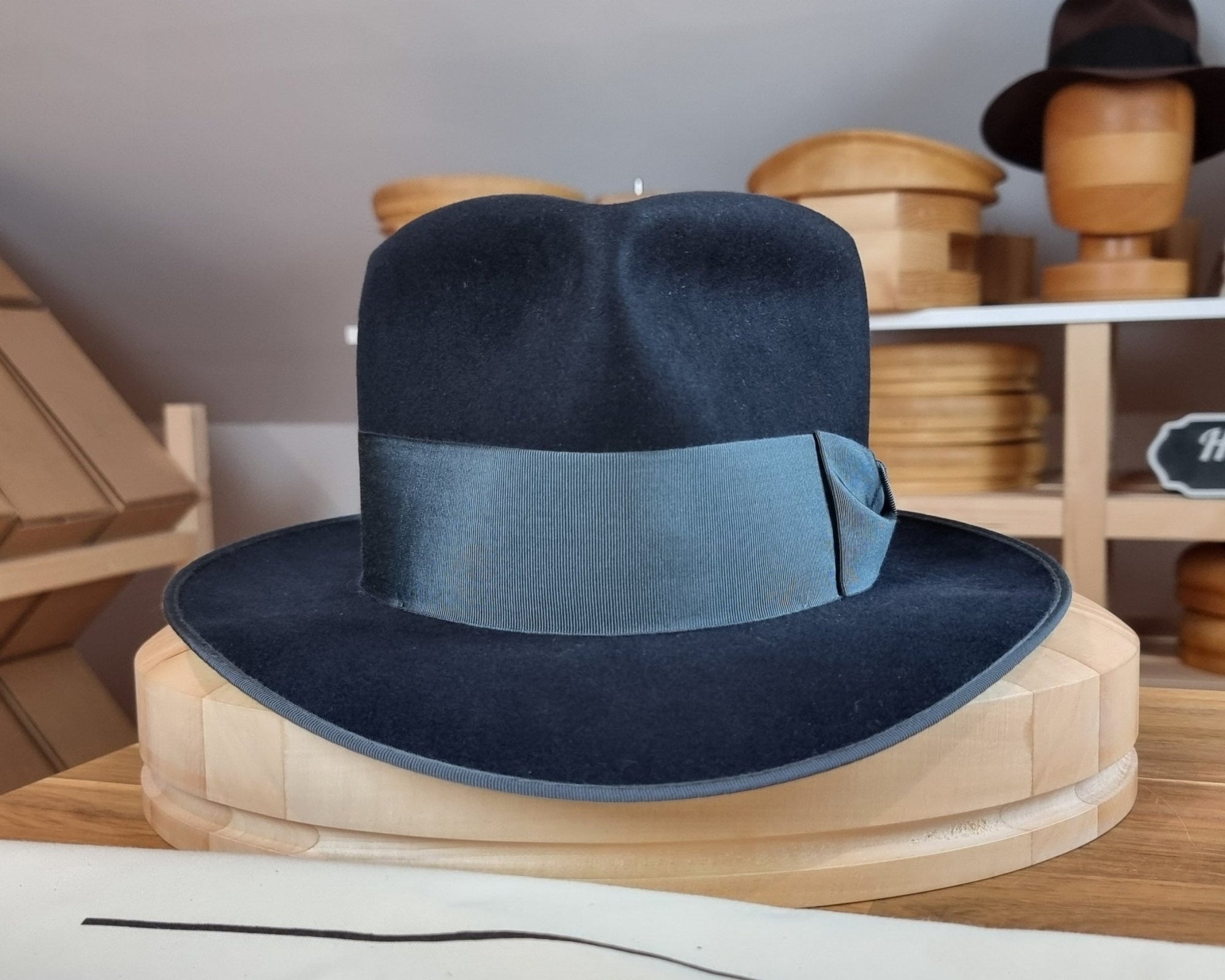 BOGART FEDORA | BEAVER HUNDRED | DARK NAVY BLUE COLOR | SIZE 59, US 7 3/8 - Hufvud