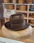 BOGART Maltese Falcon Crease FEDORA | SABLE BROWN COLOR | 30X BEAVER BLEND | SIZE 56, US 7 - Hufvud