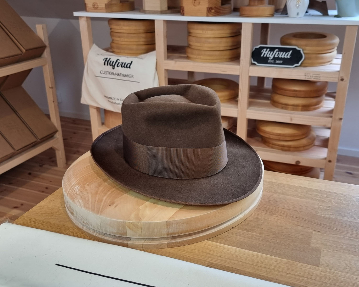 BOGART Maltese Falcon Crease FEDORA | SABLE BROWN COLOR | 30X BEAVER BLEND | SIZE 56, US 7 - Hufvud