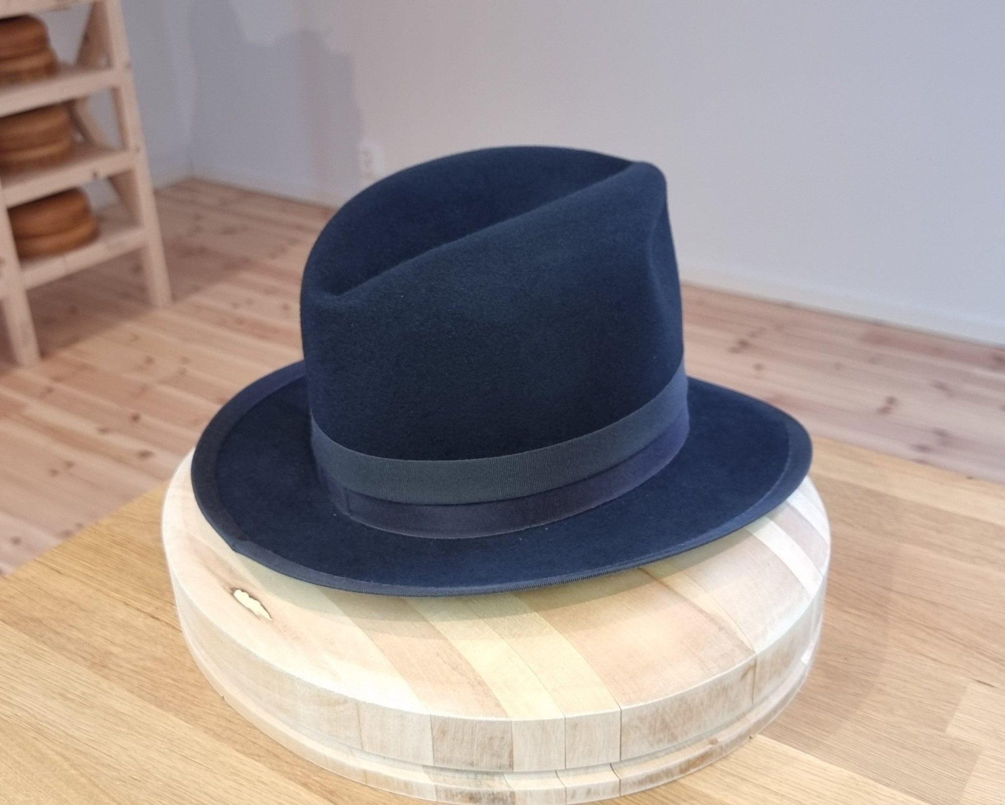 CAGNEY FEDORA | 100X BEAVER | DARK NAVY | SIZE 58, US 7 1/4