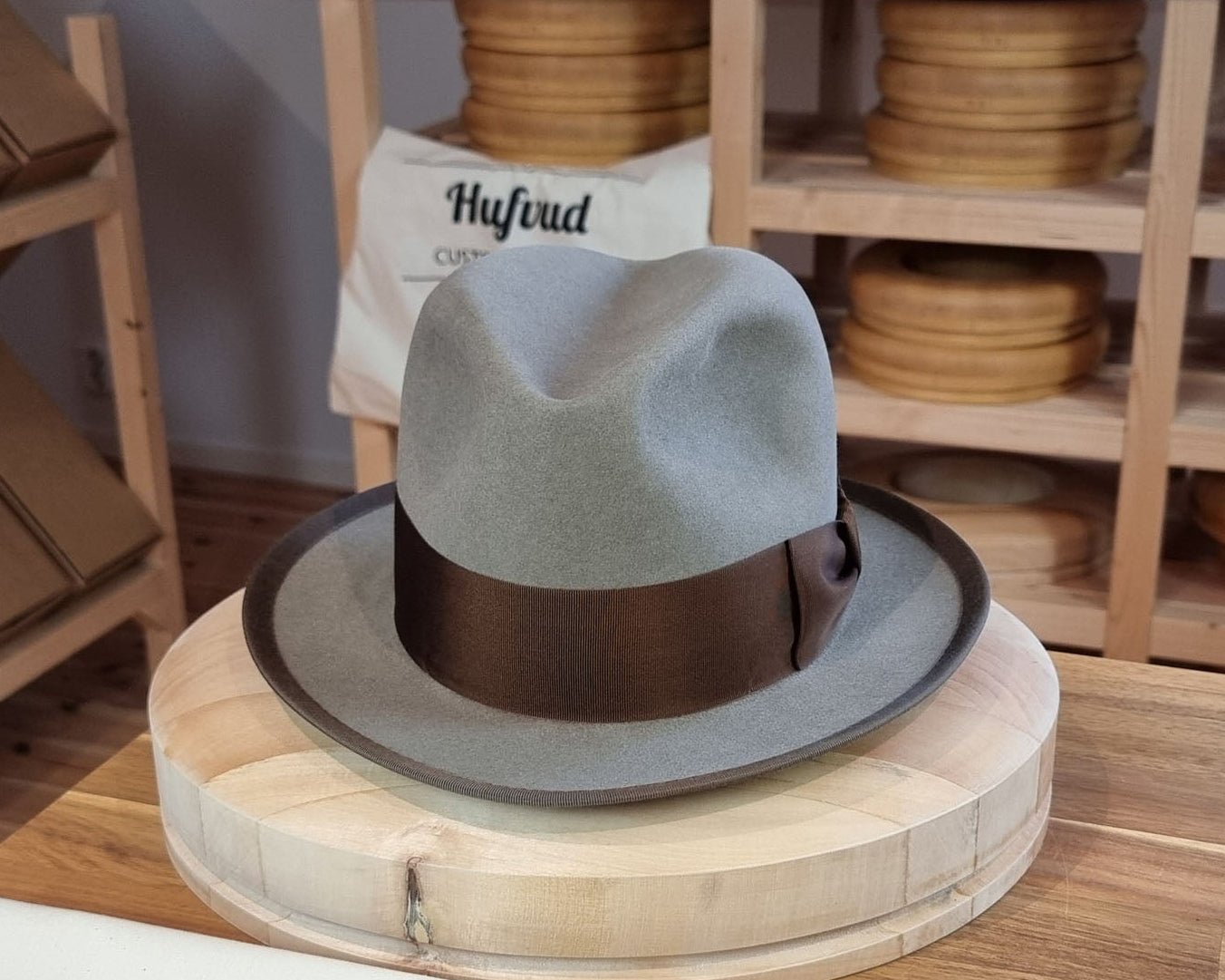 CAGNEY FEDORA | BEAVER FIFTY | STONE COLOR | SIZE 59, US 7 3/8 - Hufvud