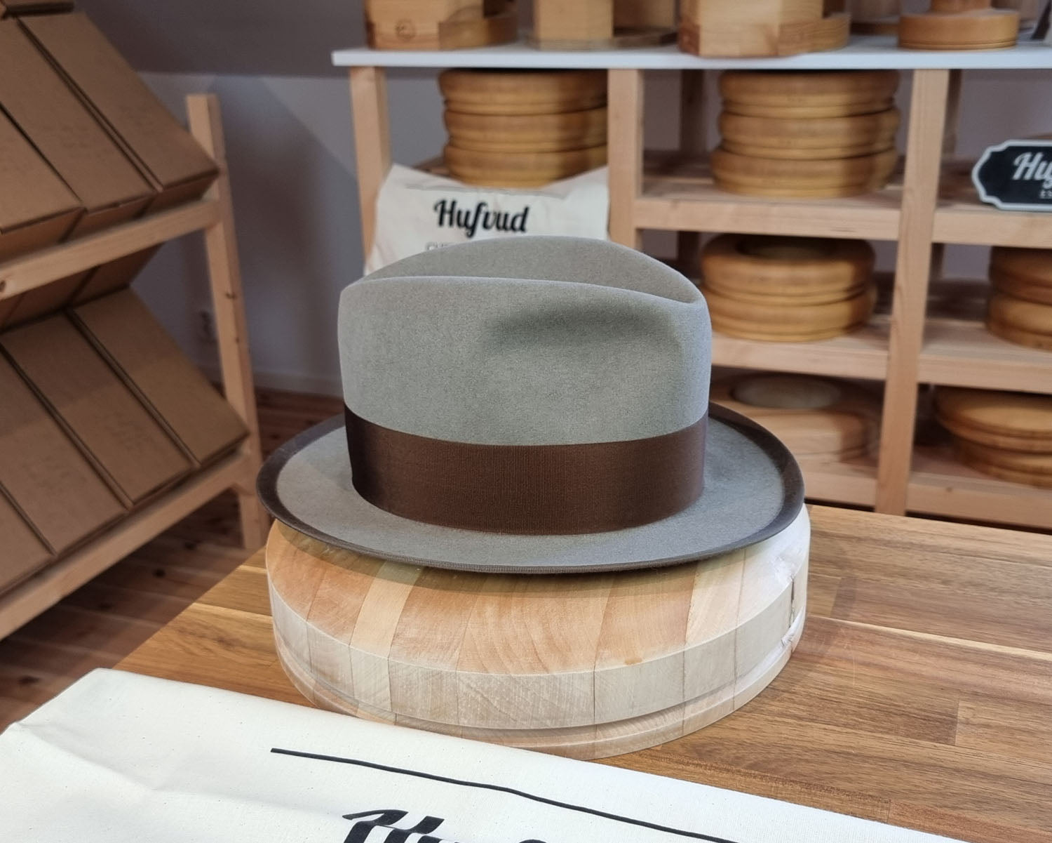 CAGNEY FEDORA | BEAVER FIFTY | STONE COLOR | SIZE 59, US 7 3/8 - Hufvud