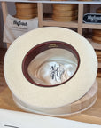 CAGNEY FEDORA | HAND WOVEN ECUADORIAN STRAW | NATURAL COLOR | SIZE 57, US 7 1/8 - Hufvud