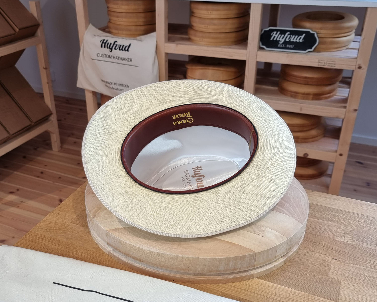 CAGNEY FEDORA | HAND WOVEN ECUADORIAN STRAW | NATURAL COLOR | SIZE 58, US 7 1/4 - Hufvud