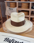 CAGNEY FEDORA | HAND WOVEN ECUADORIAN STRAW | NATURAL COLOR | SIZE 58, US 7 1/4 - Hufvud