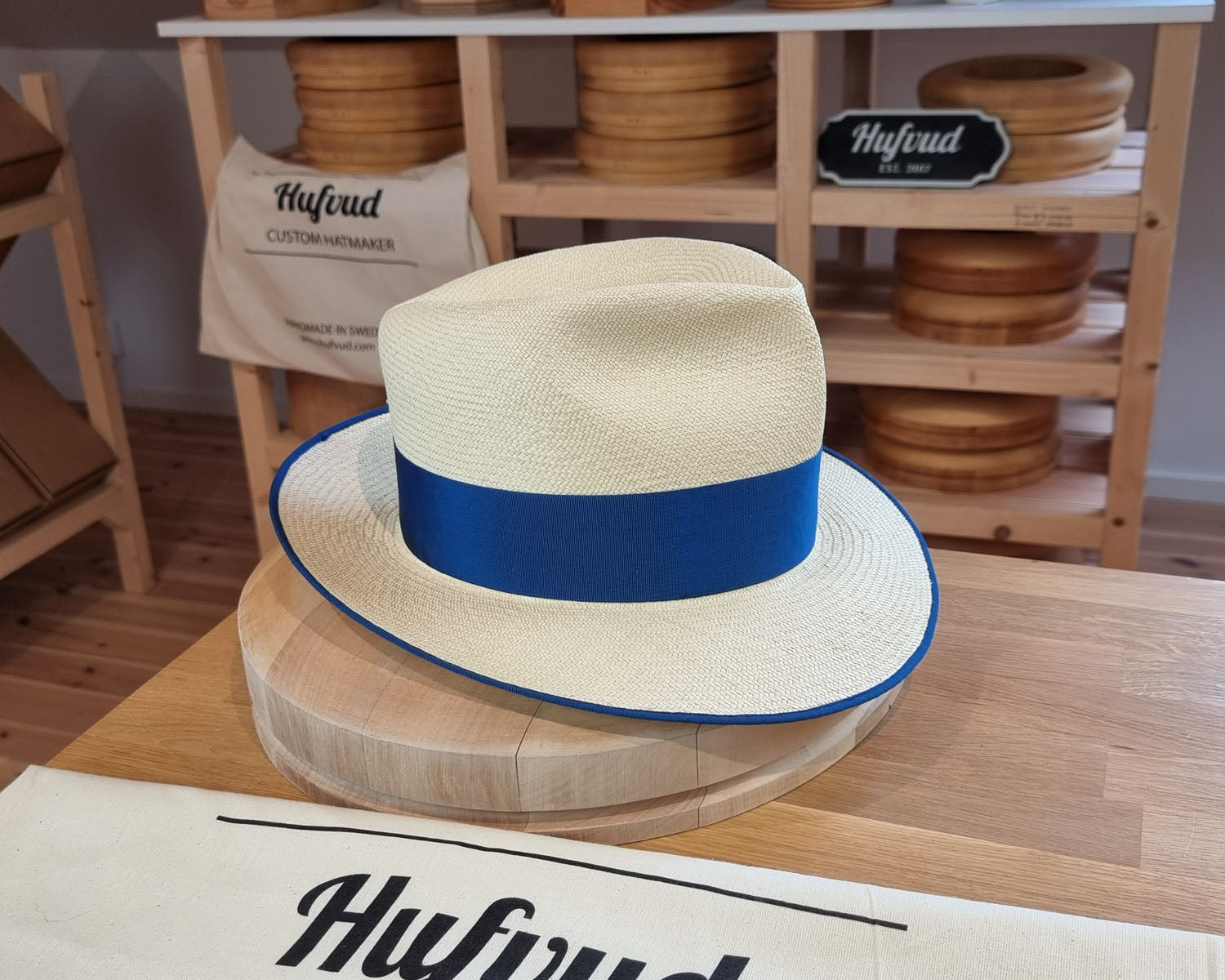 CAGNEY FEDORA | HAND WOVEN ECUADORIAN STRAW | NATURAL COLOR | SIZE 59, US 7 3/8 - Hufvud