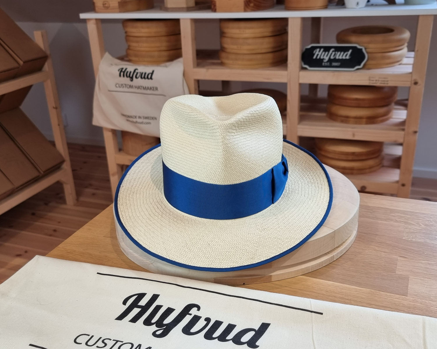 CAGNEY FEDORA | HAND WOVEN ECUADORIAN STRAW | NATURAL COLOR | SIZE 59, US 7 3/8 - Hufvud