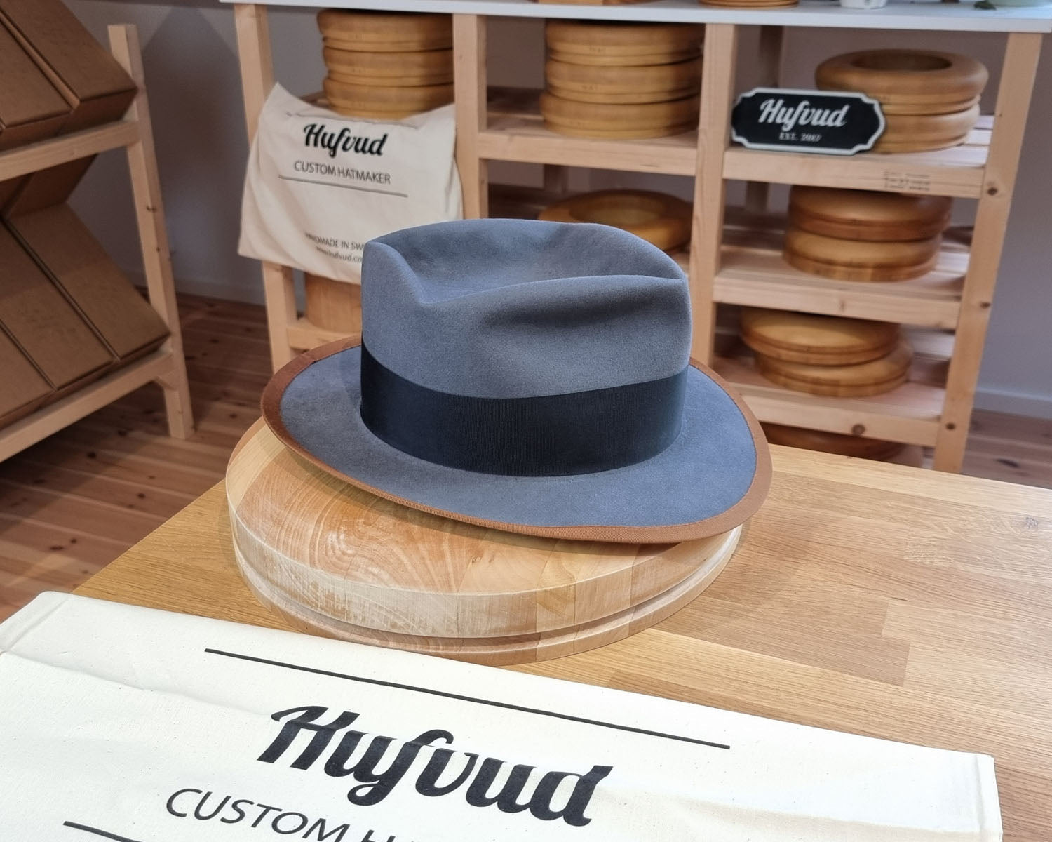 FOUR POINT CROWN FEDORA | BEAVER HUNDRED | LIMITED EDITION GRAY COLOR | SIZE 61, US 7 5/8 - Hufvud