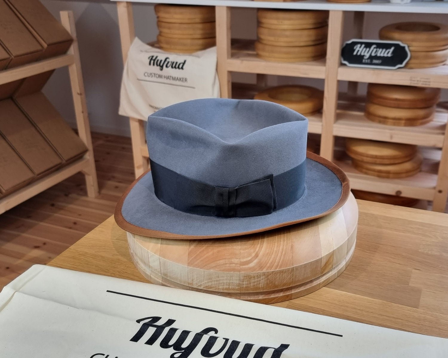 FOUR POINT CROWN FEDORA | BEAVER HUNDRED | LIMITED EDITION GRAY COLOR | SIZE 61, US 7 5/8 - Hufvud