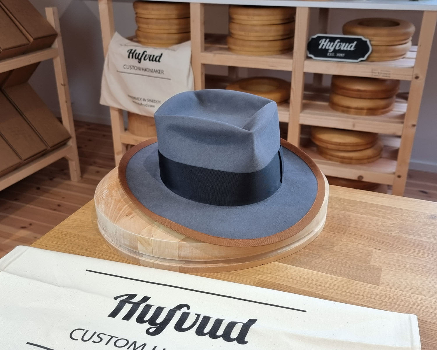 FOUR POINT CROWN FEDORA | BEAVER HUNDRED | LIMITED EDITION GRAY COLOR | SIZE 61, US 7 5/8 - Hufvud