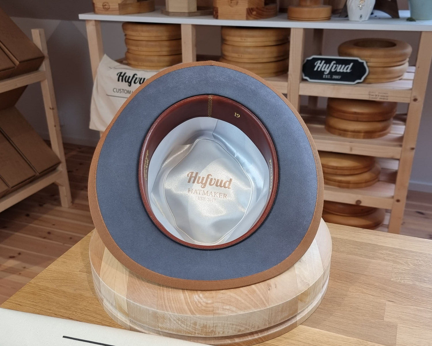 FOUR POINT CROWN FEDORA | BEAVER HUNDRED | LIMITED EDITION GRAY COLOR | SIZE 61, US 7 5/8 - Hufvud