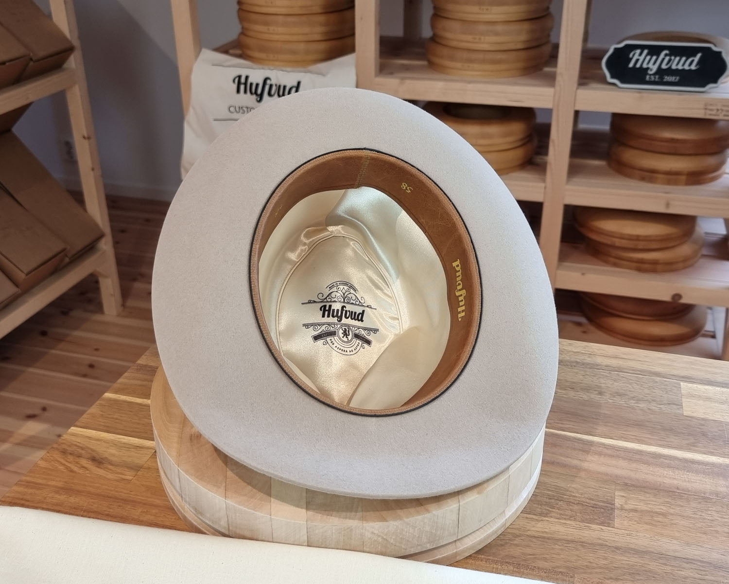 LEIFUR Adventure FEDORA | 5X BEAVER | LIGHT FAWN COLOR | WESTERN WEIGHT | SIZE 58, US 7 1/4 - Hufvud