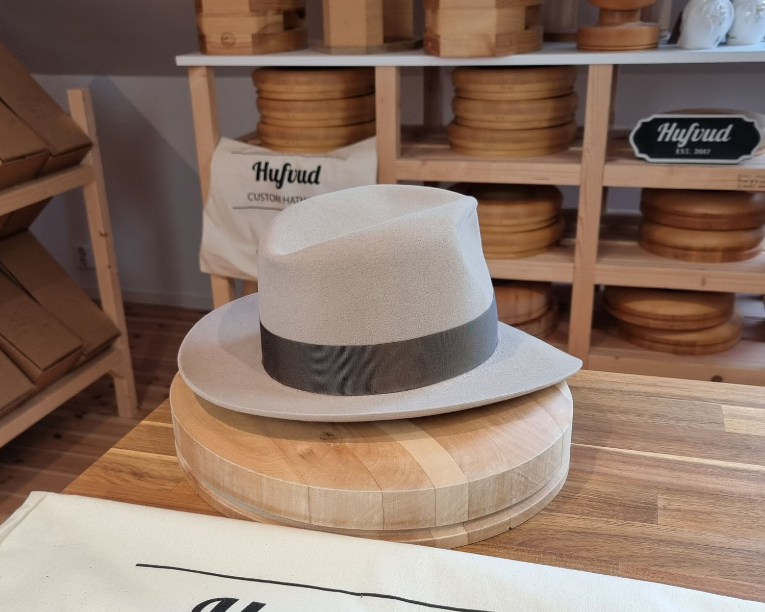 LEIFUR Adventure FEDORA | 5X BEAVER | LIGHT FAWN COLOR | WESTERN WEIGHT | SIZE 58, US 7 1/4 - Hufvud