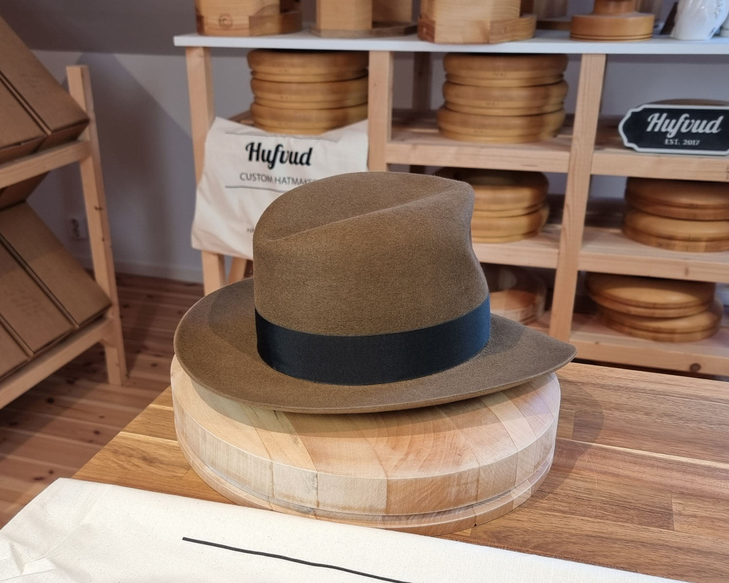 LEIFUR Adventure FEDORA | BEAVER FIFTY | WHISKEY COLOR LIMITED EDITION | WESTERN WEIGHT | SIZE 58, US 7 1/4 - Hufvud