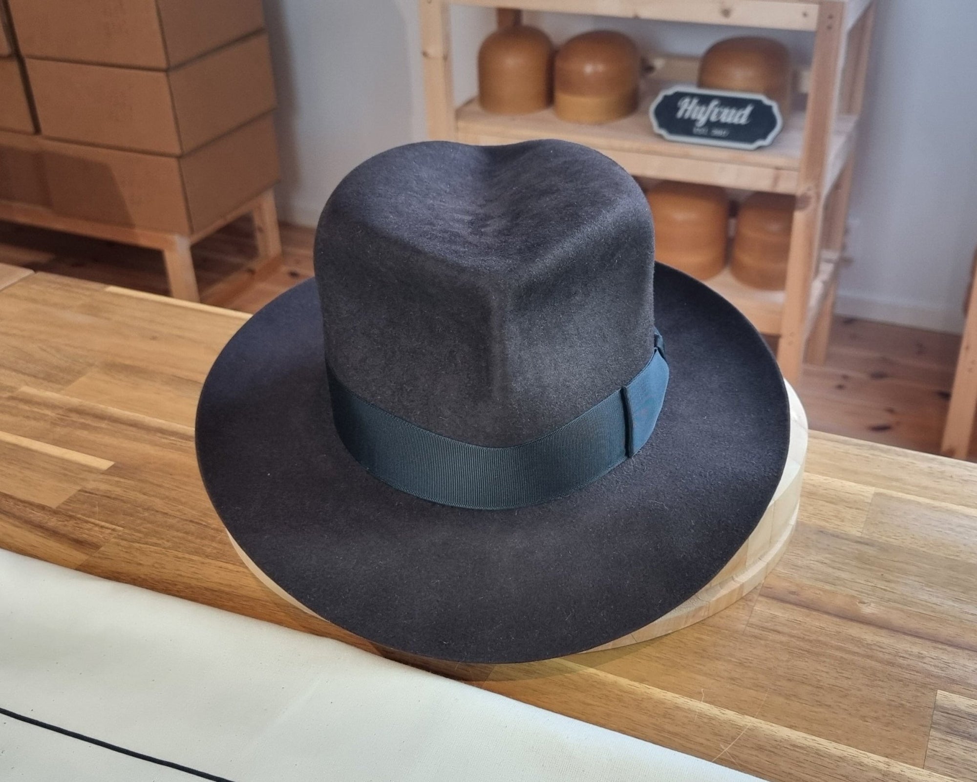 LEIFUR Adventure FEDORA | BEAVER HUNDRED | DARK BROWN COLOR LIMITED EDITION | WESTERN WEIGHT | SIZE 59, US 7 3/8 - Hufvud