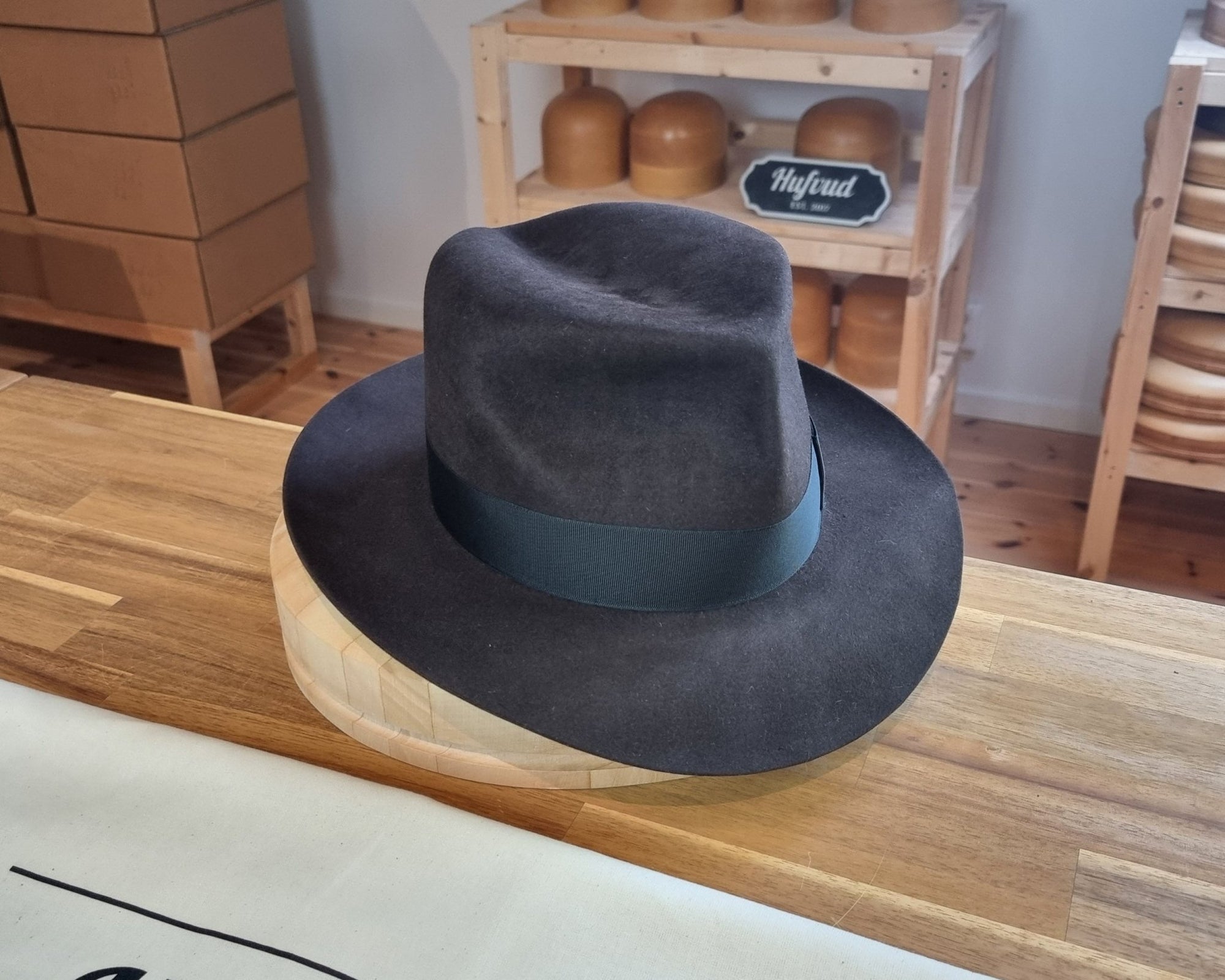 LEIFUR Adventure FEDORA | BEAVER HUNDRED | DARK BROWN COLOR LIMITED EDITION | WESTERN WEIGHT | SIZE 59, US 7 3/8 - Hufvud
