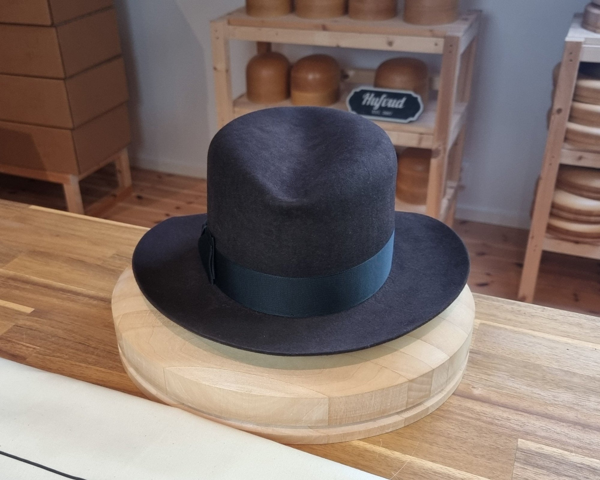 LEIFUR Adventure FEDORA | BEAVER HUNDRED | DARK BROWN COLOR LIMITED EDITION | WESTERN WEIGHT | SIZE 59, US 7 3/8 - Hufvud