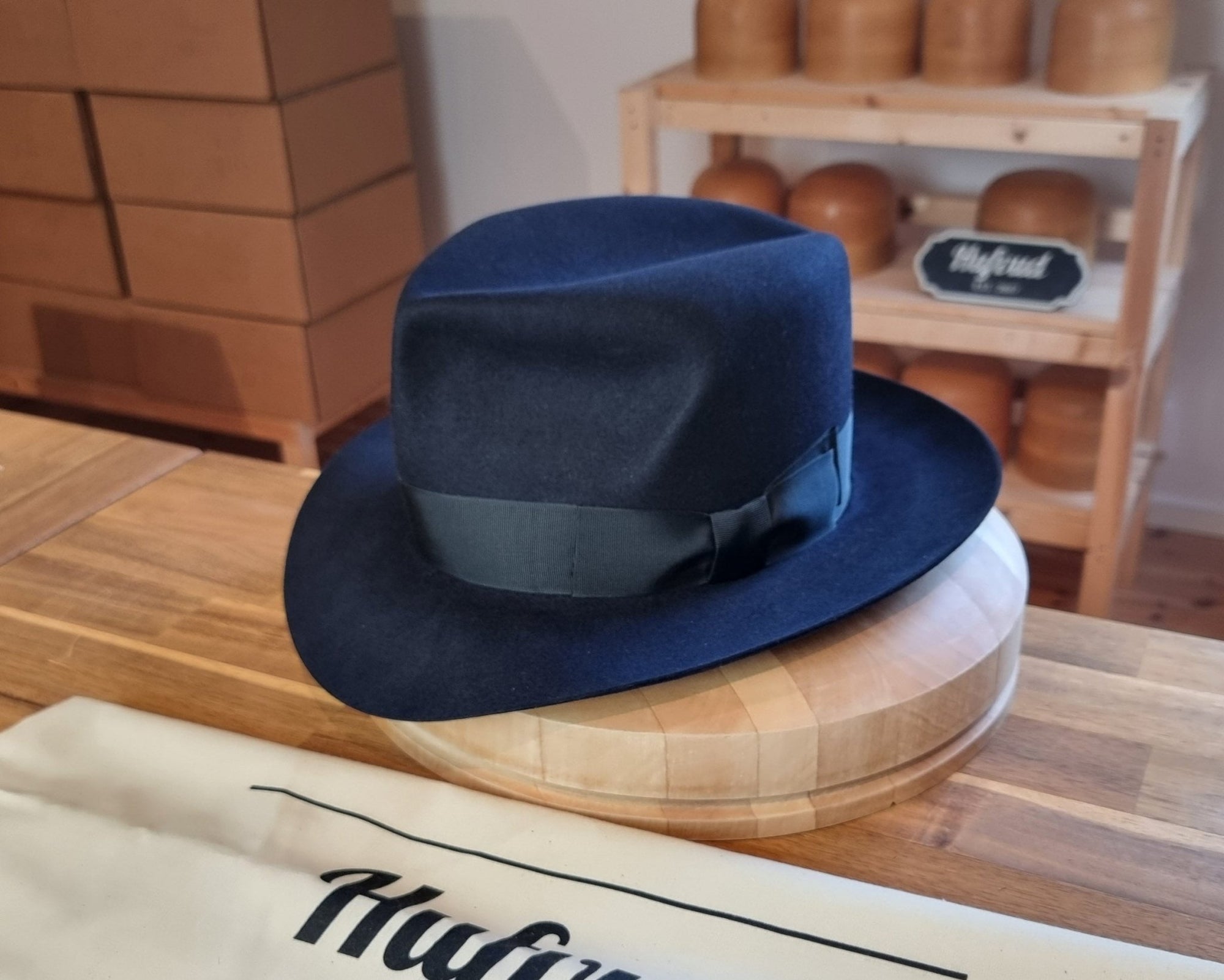 LEIFUR Adventure FEDORA | BEAVER HUNDRED | DARK NAVY BLUE COLOR | WESTERN WEIGHT | SIZE 58, US 7 1/4 - Hufvud