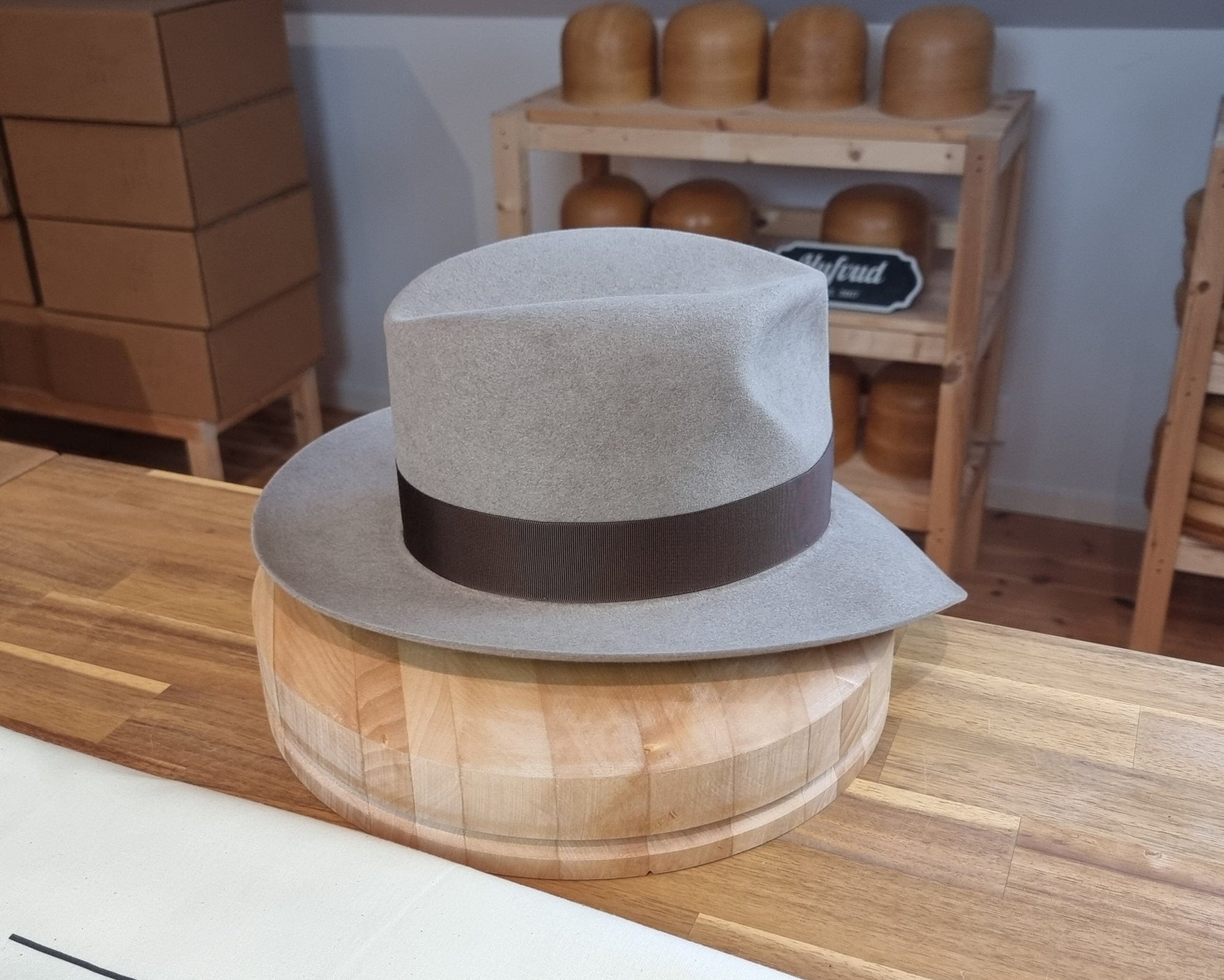 LEIFUR Adventure FEDORA | BEAVER HUNDRED | NATURAL COLOR LIMITED EDITION | WESTERN WEIGHT | SIZE 58, US 7 1/4 - Hufvud