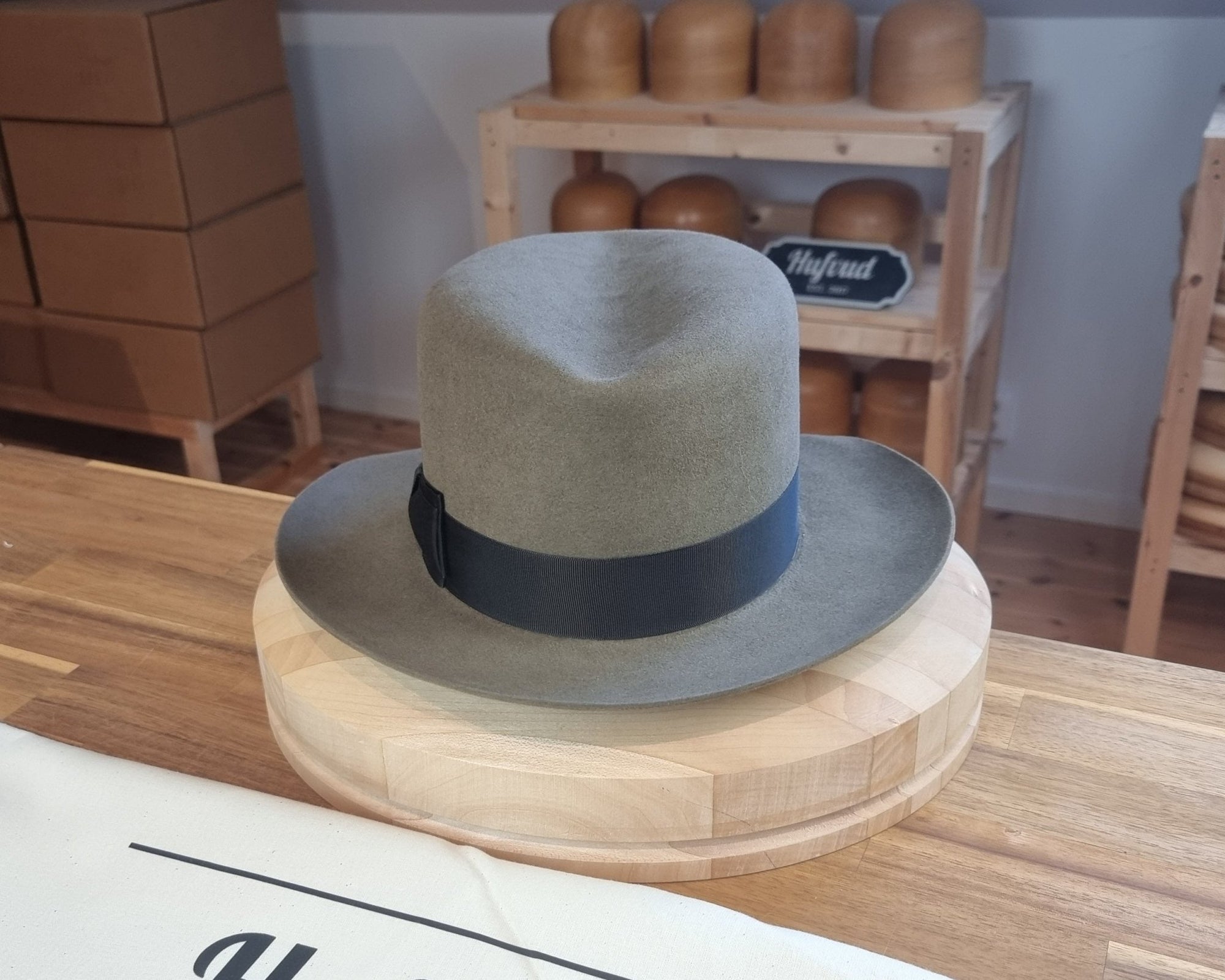 LEIFUR Adventure FEDORA | BEAVER HUNDRED | PECAN COLOR LIMITED EDITION | WESTERN WEIGHT | SIZE 58, US 7 1/4 - Hufvud