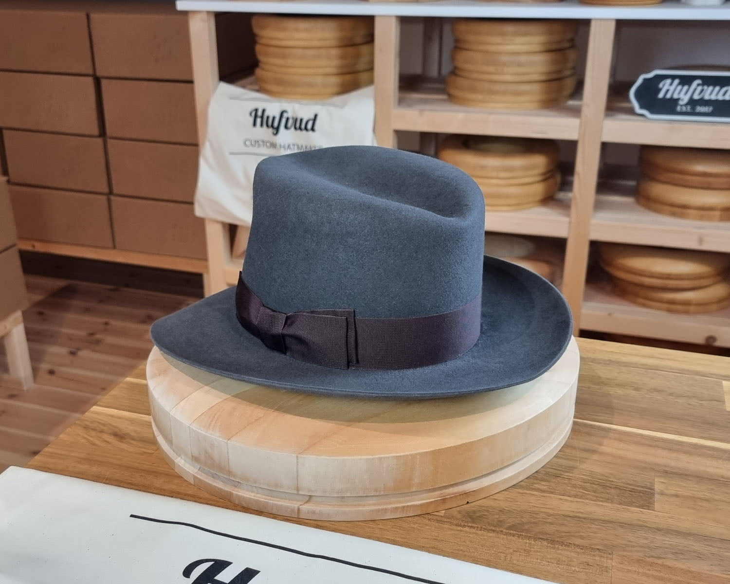 LEIFUR Adventure FEDORA | BEAVER TWENTY | CHARCOAL COLOR | WESTERN WEIGHT | SIZE 59, US 7 3/8 - Hufvud