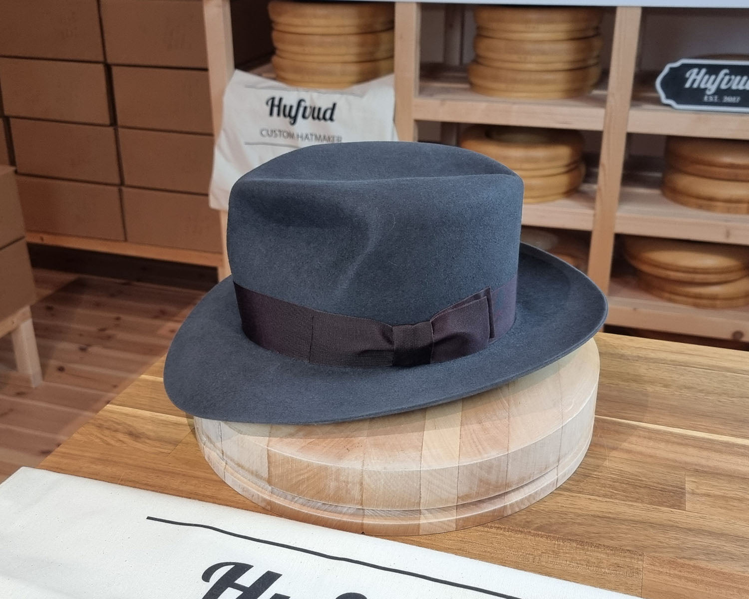 LEIFUR Adventure FEDORA | BEAVER TWENTY | CHARCOAL COLOR | WESTERN WEIGHT | SIZE 59, US 7 3/8 - Hufvud