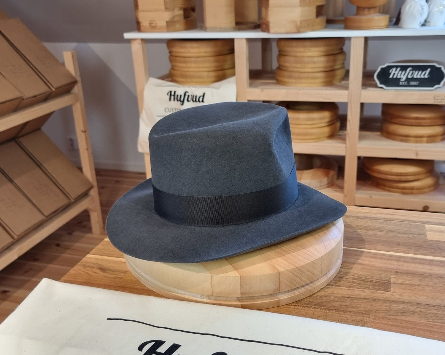 LEIFUR Adventure FEDORA | BEAVER TWENTY | CHARCOAL COLOR | WESTERN WEIGHT | SIZE 61, US 7 5/8 - Hufvud