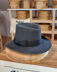 LEIFUR Adventure FEDORA | BEAVER TWENTY | CHARCOAL COLOR | WESTERN WEIGHT | SIZE 61, US 7 5/8 - Hufvud