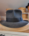 LEIFUR Adventure FEDORA | BEAVER TWENTY | CHARCOAL COLOR | WESTERN WEIGHT | SIZE 61, US 7 5/8 - Hufvud