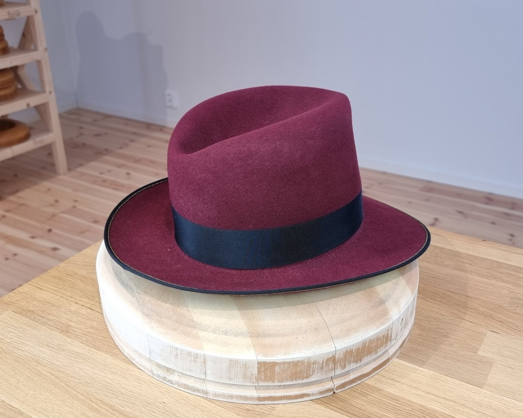 LEIFUR FEDORA | BURGUNDY | RABBIT &amp; HARE DELUXE BLEND | SIZE 60, US 7 1/2