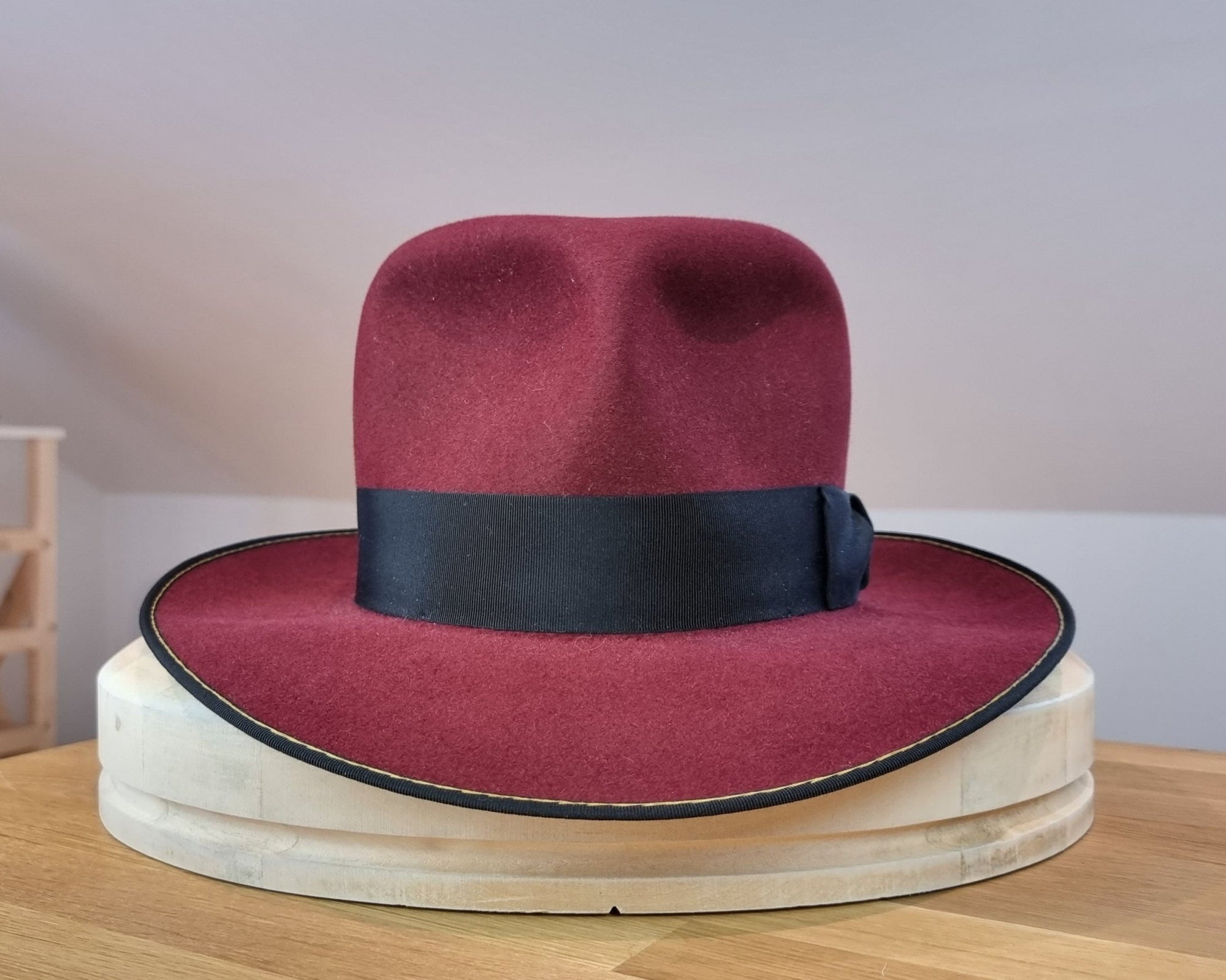 LEIFUR FEDORA | BURGUNDY | RABBIT &amp; HARE DELUXE BLEND | SIZE 60, US 7 1/2