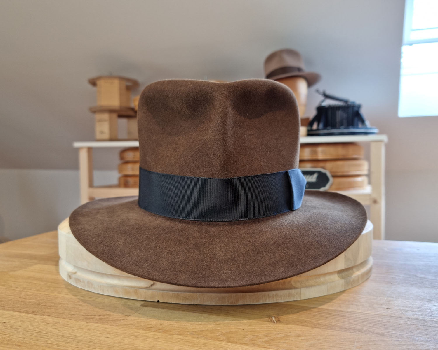 LEIFUR Lucky FEDORA | 50X BEAVER BLEND | SABLE BROWN | SIZE 58, US 7 1/4